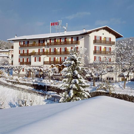 Hotel Panorama Wellness & Resort Malosco Εξωτερικό φωτογραφία