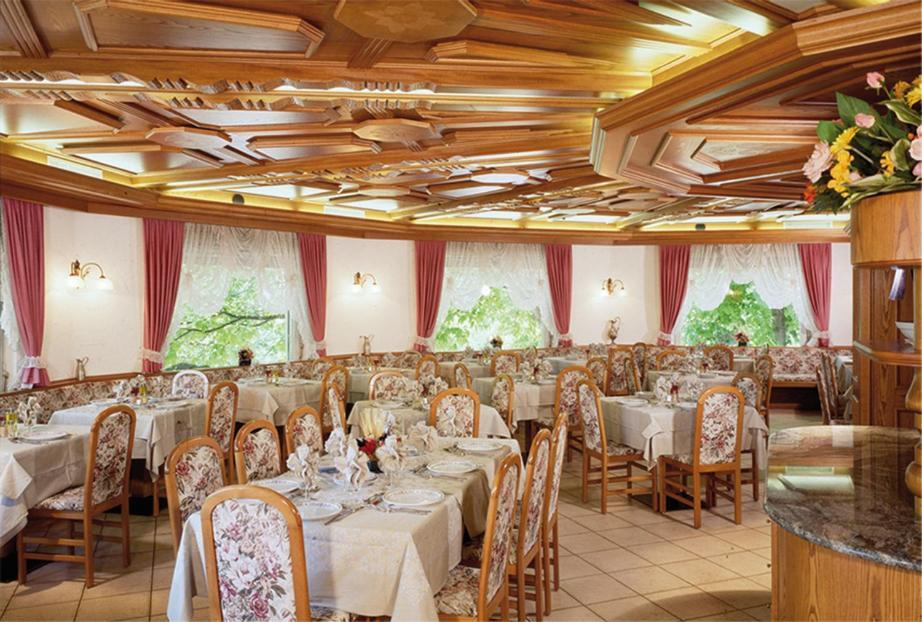 Hotel Panorama Wellness & Resort Malosco Εξωτερικό φωτογραφία